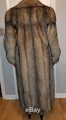 Elegant Full Length, Dyed Crystal Fox Fur Coat Ladies Large. $6500 Appraisal