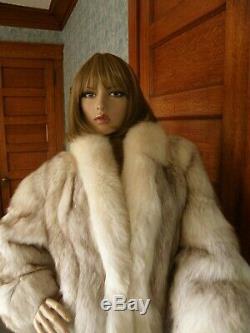 Full Length 52 Platinum Fox With Shadow Fox Fur Tuxedo Coat Size 12/14-L