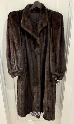 Full-length, Long, real Luxury mink coat for women/Man. Size 16, Fits Large/XL