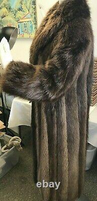 Stunning Full Length Canadian Brown Beaver Fur Coat Made Canada NICE CONDITION