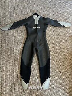 Wetsuit & Outdoor Swim/Surf Gear