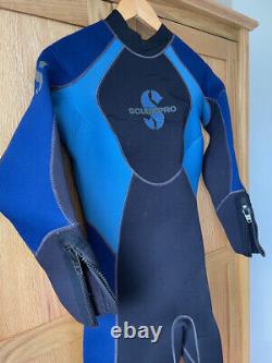 Womens ScubaPro full length wetsuit. Large 5/7mm. Zip ankles. Excellent condion