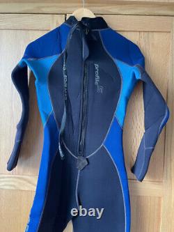 Womens ScubaPro full length wetsuit. Large 5/7mm. Zip ankles. Excellent condion