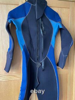 Womens ScubaPro full length wetsuit. Large 5/7mm. Zip ankles. Excellent condion