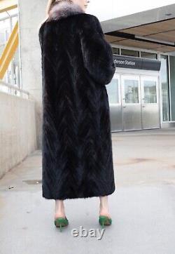 Élégant Tout En Longueur Mink Fur Coat Avec Fox Trim Beau Motif Élégant