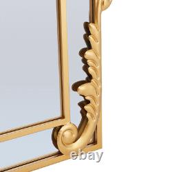 Grand miroir arqué en métal doré antique de grande taille pour la décoration et l'affichage de vêtements.