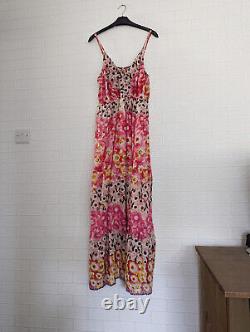 Jolie robe maxi multicolore taille L pour les vacances d'été.