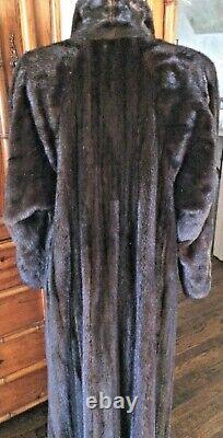Louis Feraud Full Length Female Mink Coat, Acajou, Sz L, Excellent État