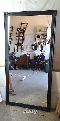 Miroir debout en reproduction d'antique, pleine longueur, grand format, noir, hauteur de 174 cm.