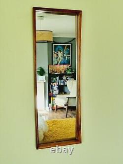Miroir en teck massif grand format avec cadre profond style danois vintage de milieu de siècle