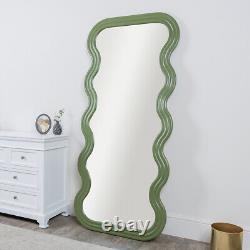 Miroir mural incliné de grande taille avec des vagues pleine longueur en vert olive et décor en forme de coquille