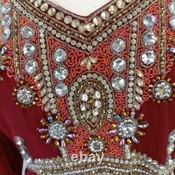 Robe longue rouge à perles avec manches longues en taille L au Royaume-Uni