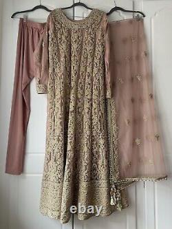 Robe longue shalwar dupatta de mariage en poussière rose asiatique fortement embellie