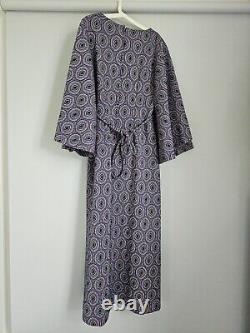 Robe maxi vintage paisley bleu violet argent à manches chauve-souris en crimplene