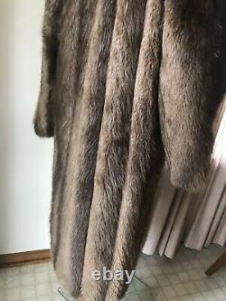 Vintage Longueur Pleine Manteau De Fourrure Par Black Diamond Fur Co